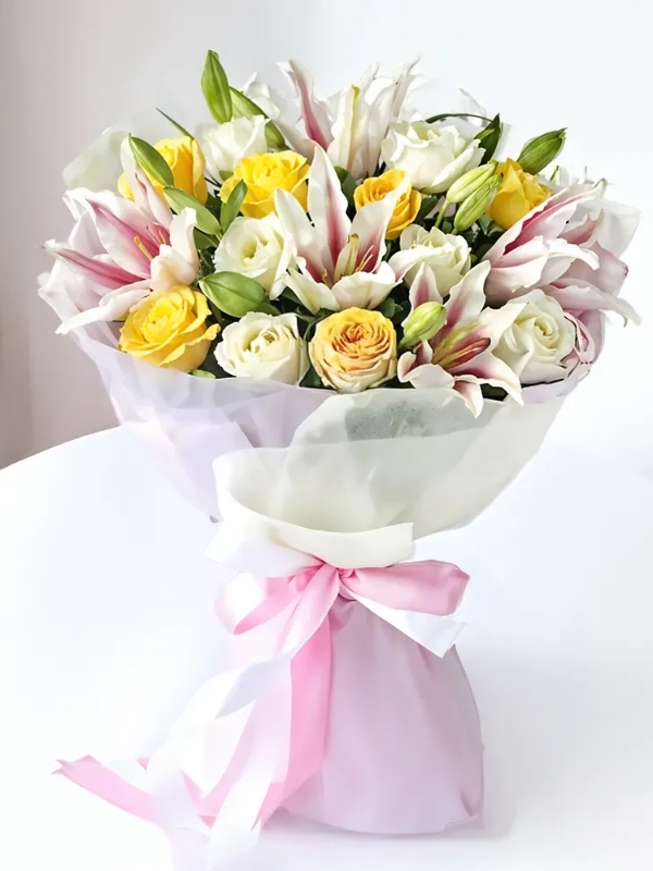  Alanya Florist - Powdered Lilies & Roses Bouquet