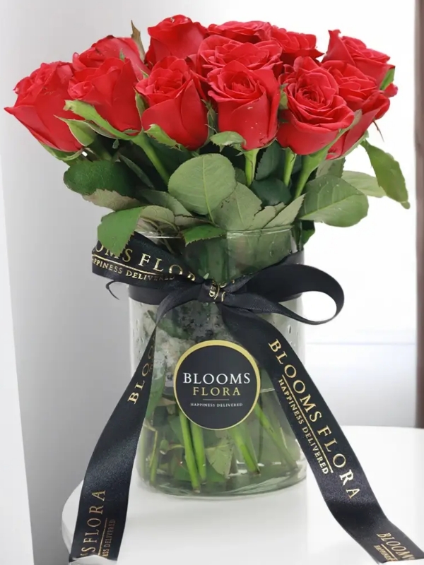  Alanya Florists - Red Roses in a Vase